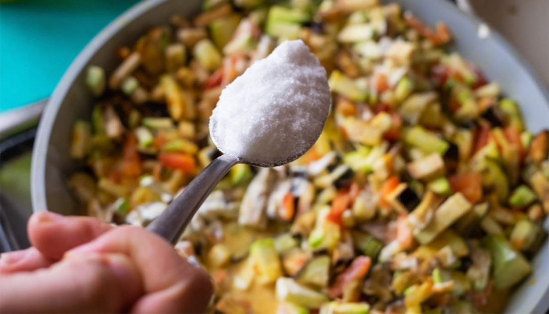 Tiêu thụ quá nhiều muối có thể gây hại cho cơ thể,